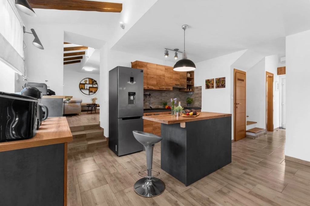 Kalista in Betiga with 4 bedrooms and 3 bathrooms