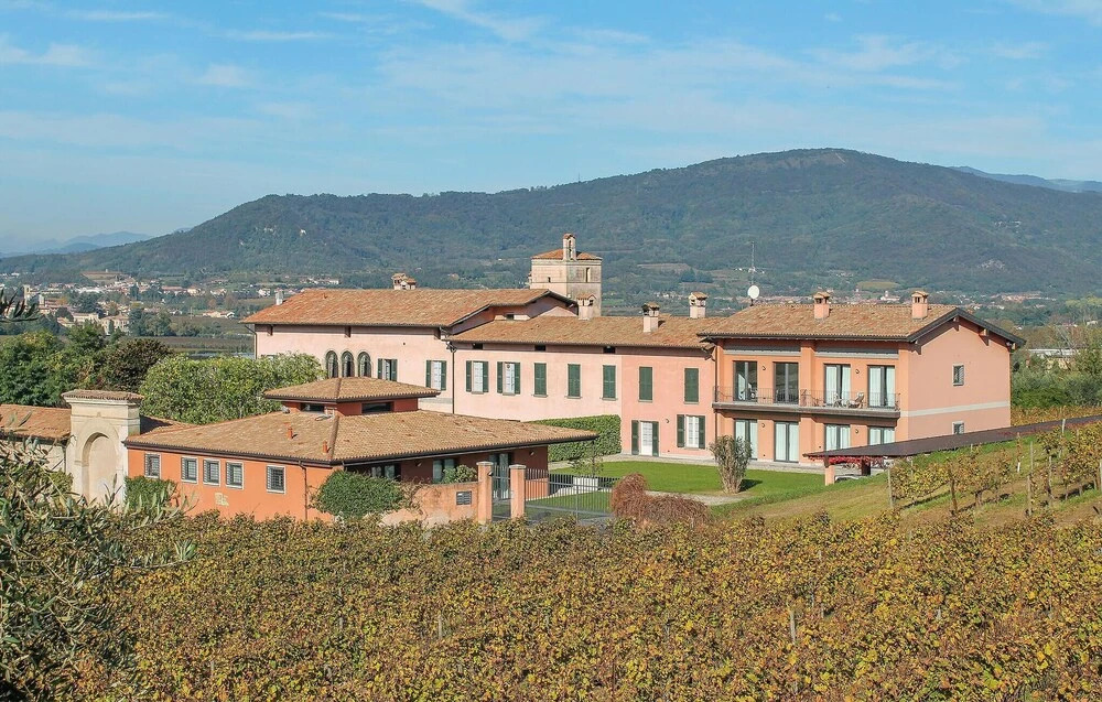 Nice Apartment in Cazzago San Martino With 2 Bedrooms, Wifi and Outdoor Swimming Pool