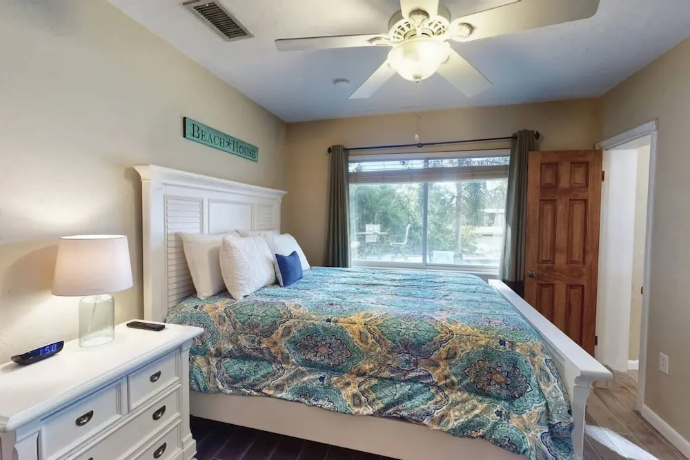 Peacock Bungalow - Left