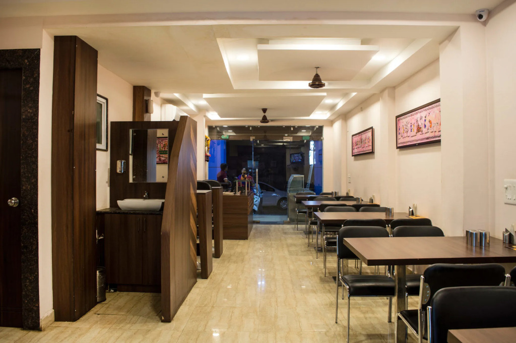 OYO Rooms Sargam Cinemas