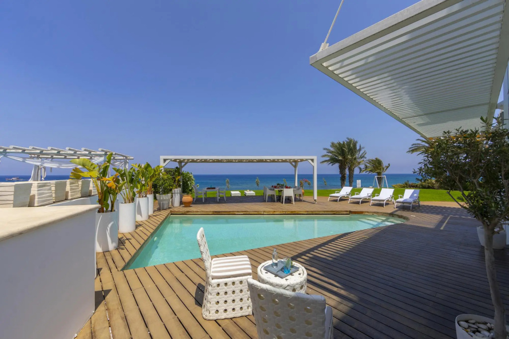 Beachfront Dream Villa