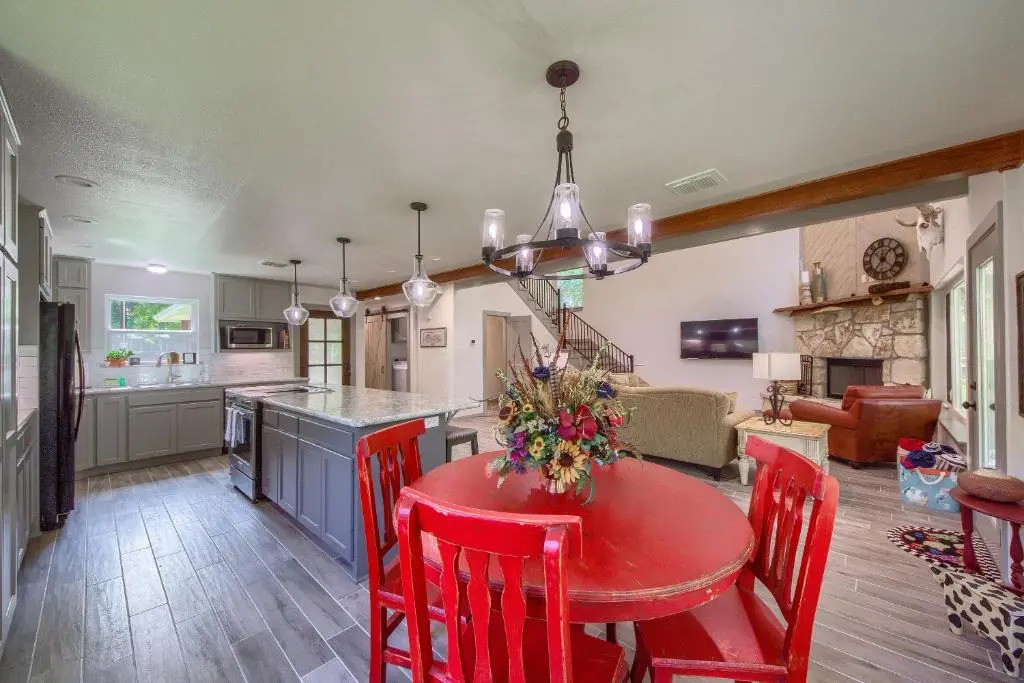 Down River Haus Ld 727 Home