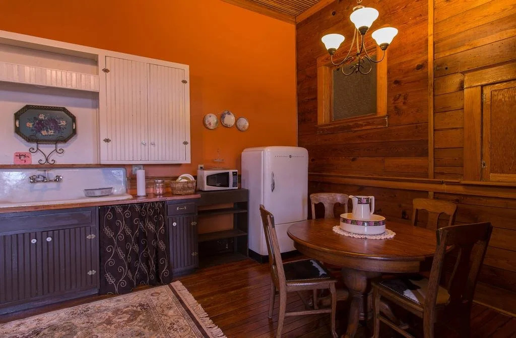 Hico's Upstairs Inn