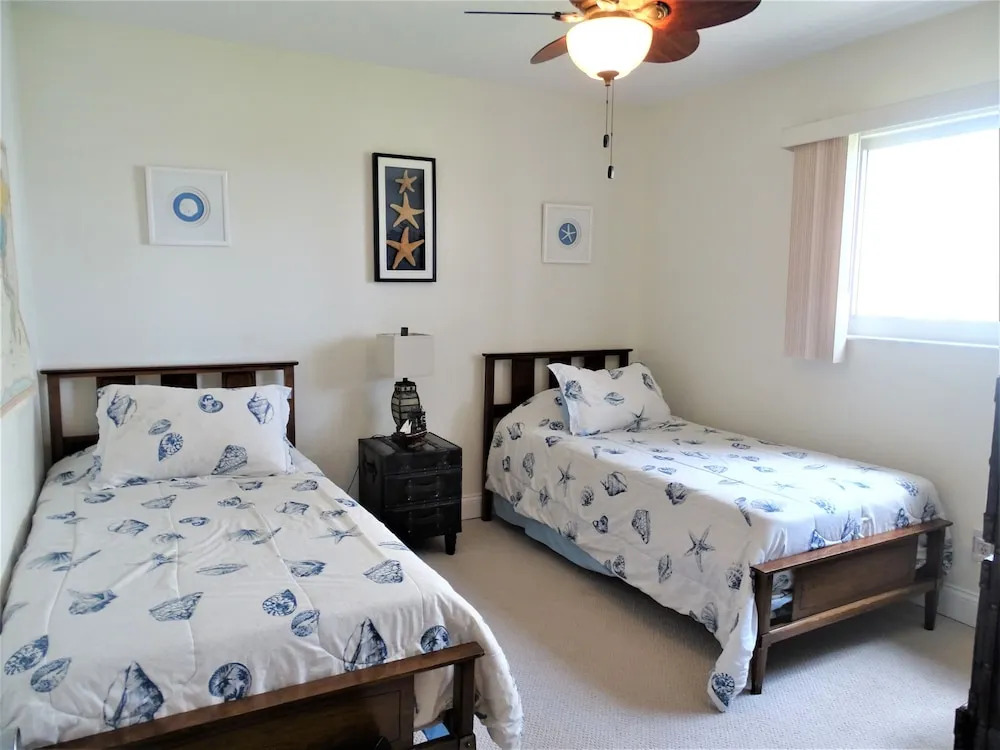 Sunset Royale - 200 2 Bedrooms 2 Bathrooms Apts