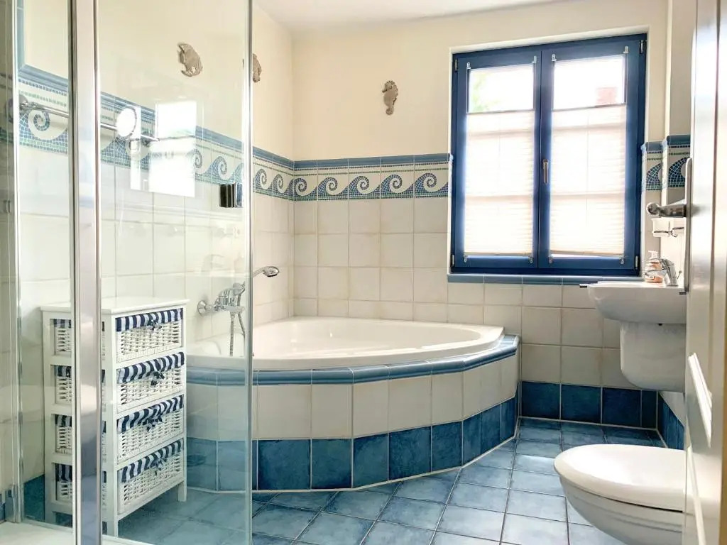 Neue Reihe 43 Villa Regulus OG