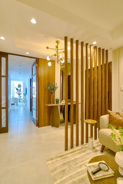 The LUX Natural Art Downtownsd Pool Gym 2BR