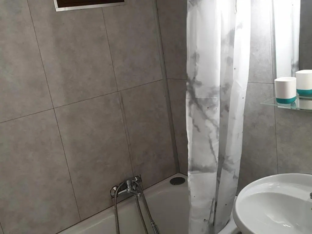 Appartement Le Biot, 2 pièces, 6 personnes - FR-1-573-61