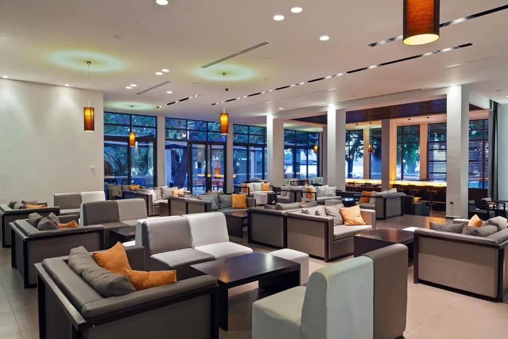 Long Beach Hotel & Resort