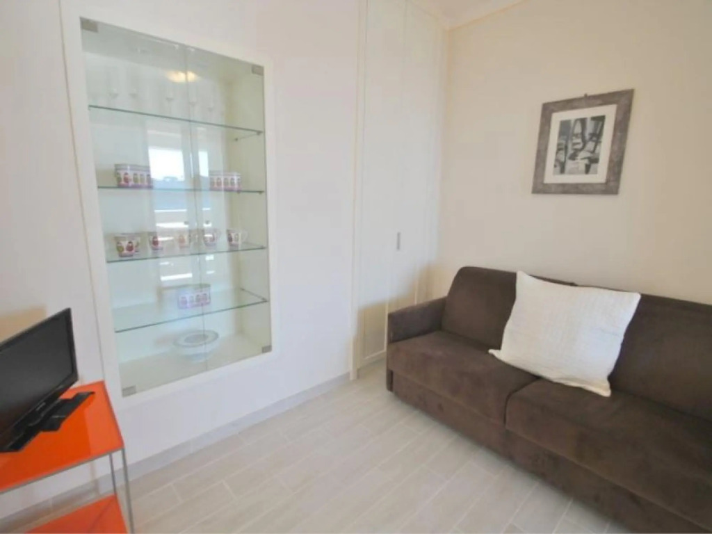 On the sea with a big terrace with seaview. Parking . SMALL SIZE ANIMALS CAN BE ALLOWED ON REQUEST.-AS 24 - MANNELLI