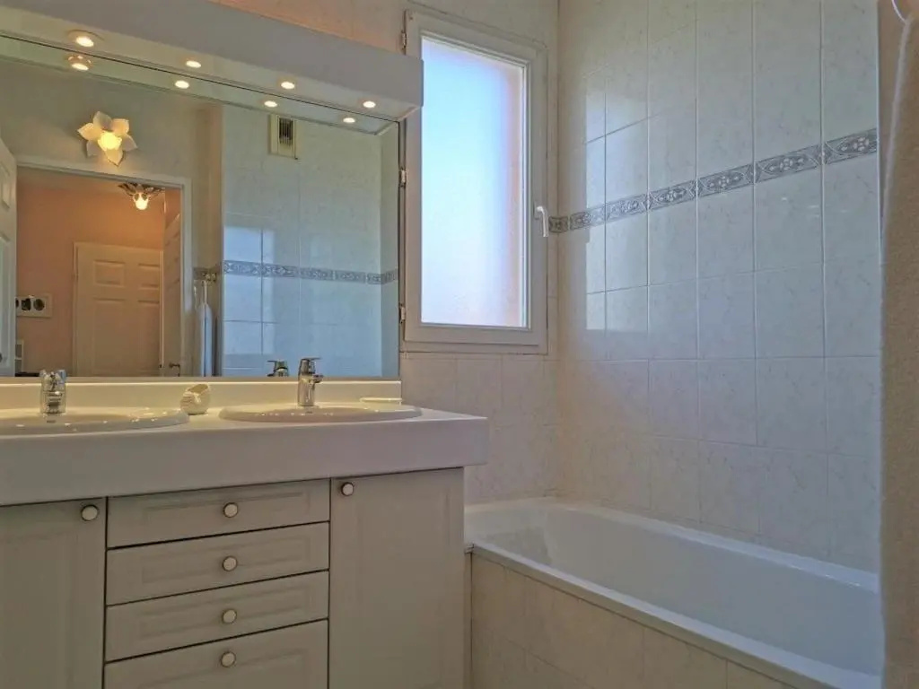 Appartement Cannes la Bocca, 3 pièces, 4 personnes - FR-1-609-12