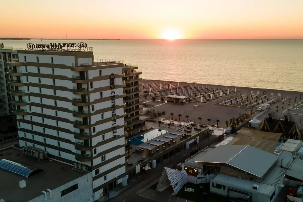 Crowne Plaza Constanta - Mamaia Beach by IHG