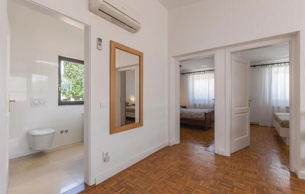 Amazing Apartment in Medulin With 4 Bedrooms, Wifi and Outdoor Swimming Pool