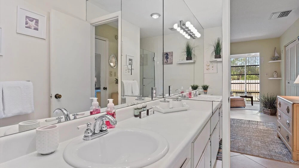 Serenity On Sutton 2 Bedroom Townhouse by RedAwning