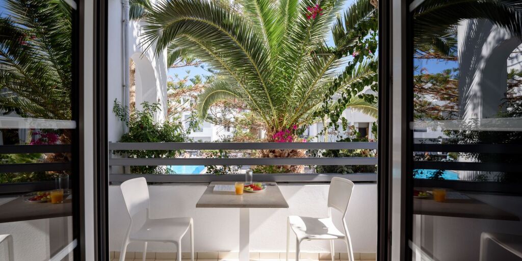 Kamari Beach Hotel
