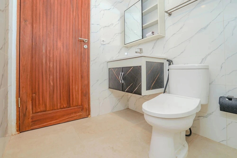 Okas Guesthouse 2 Canggu x Batu Bolong