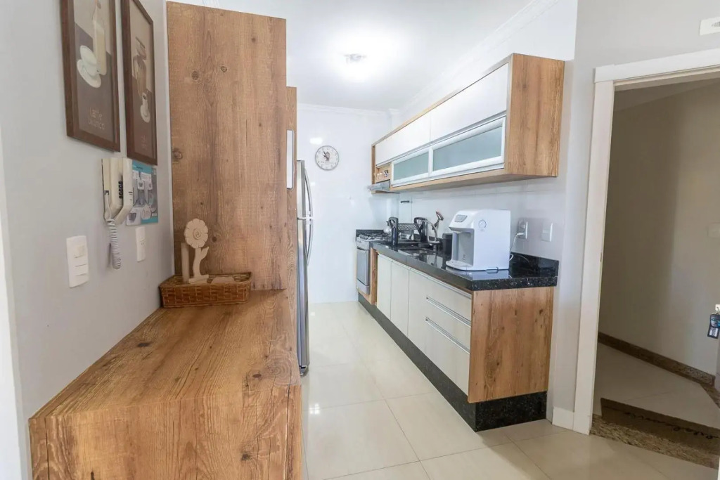 Maristela 201 - Apartamento na praia de Bombas com vista para o mar - à poucos passos da praia