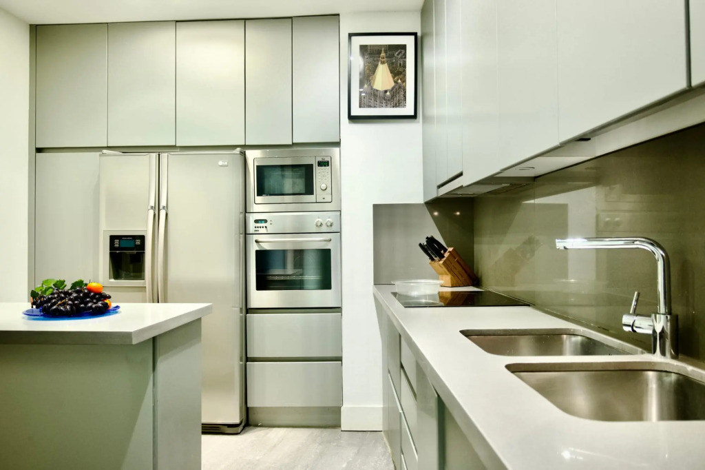 M (Nav9) Luxury Apartment-Madrid Downtown