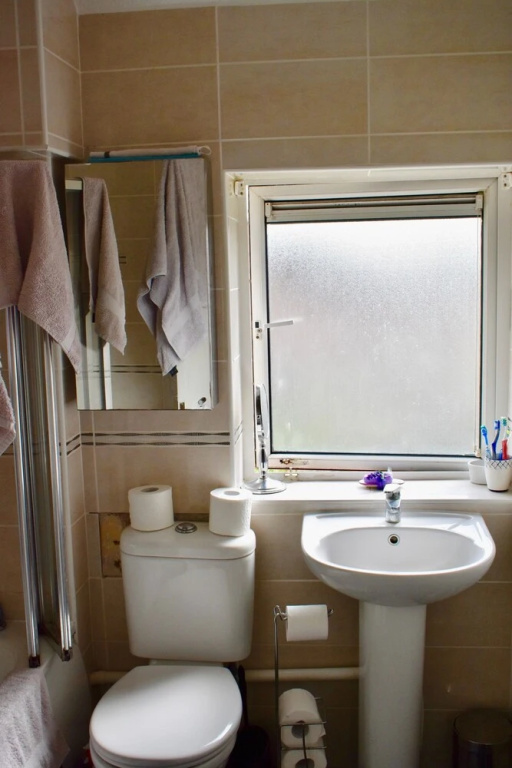 2 Bedroom Home Near Kemptown