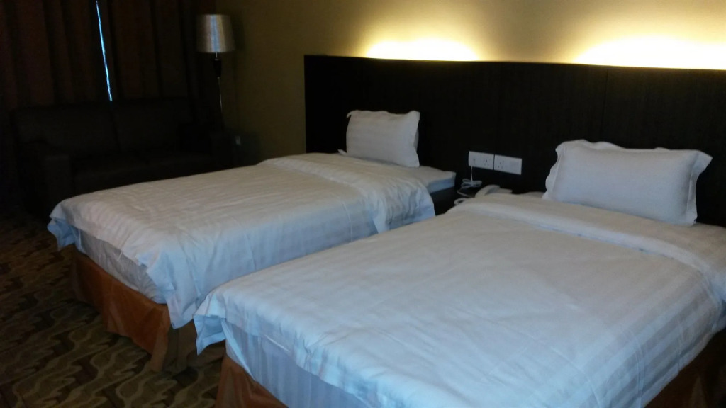 Eminent Hotel