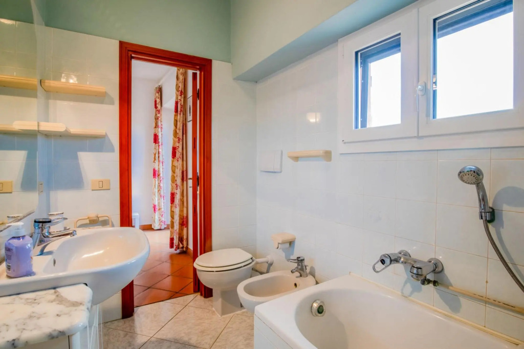 Apartment in the main square of Capoliveri with sea view-In Piazza Vista Mare