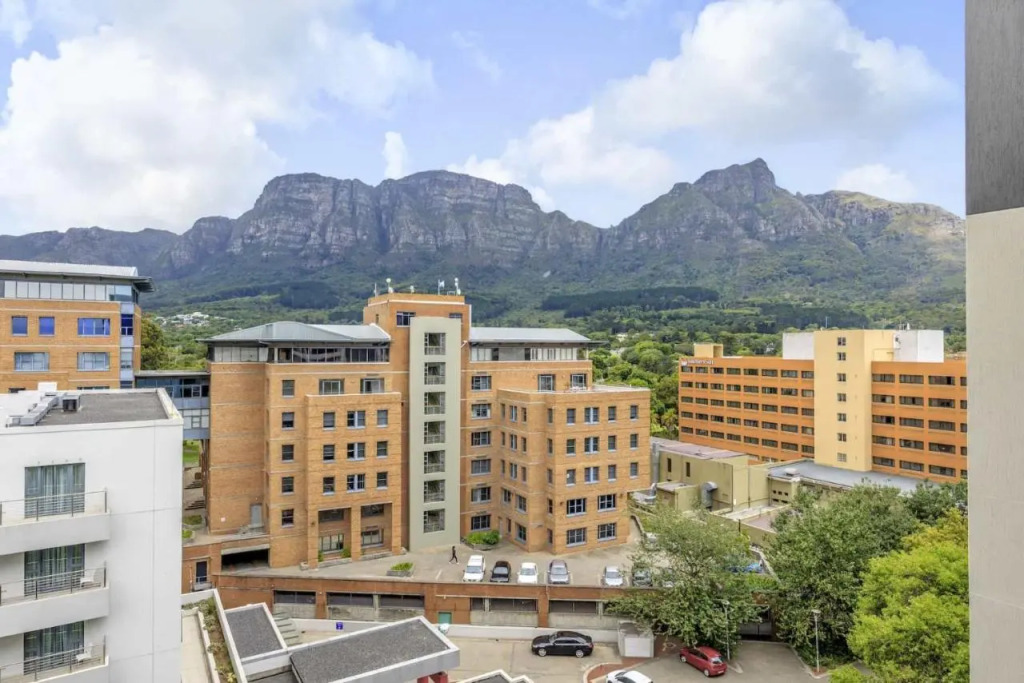 Newlands Peak Apartments