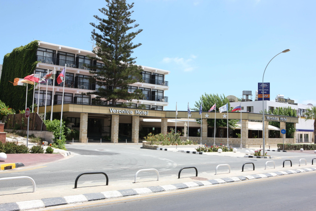 Veronica Hotel