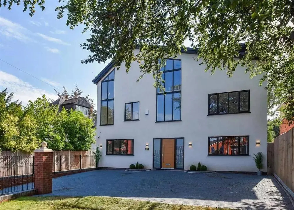 Glams Beautiful Luxury Home