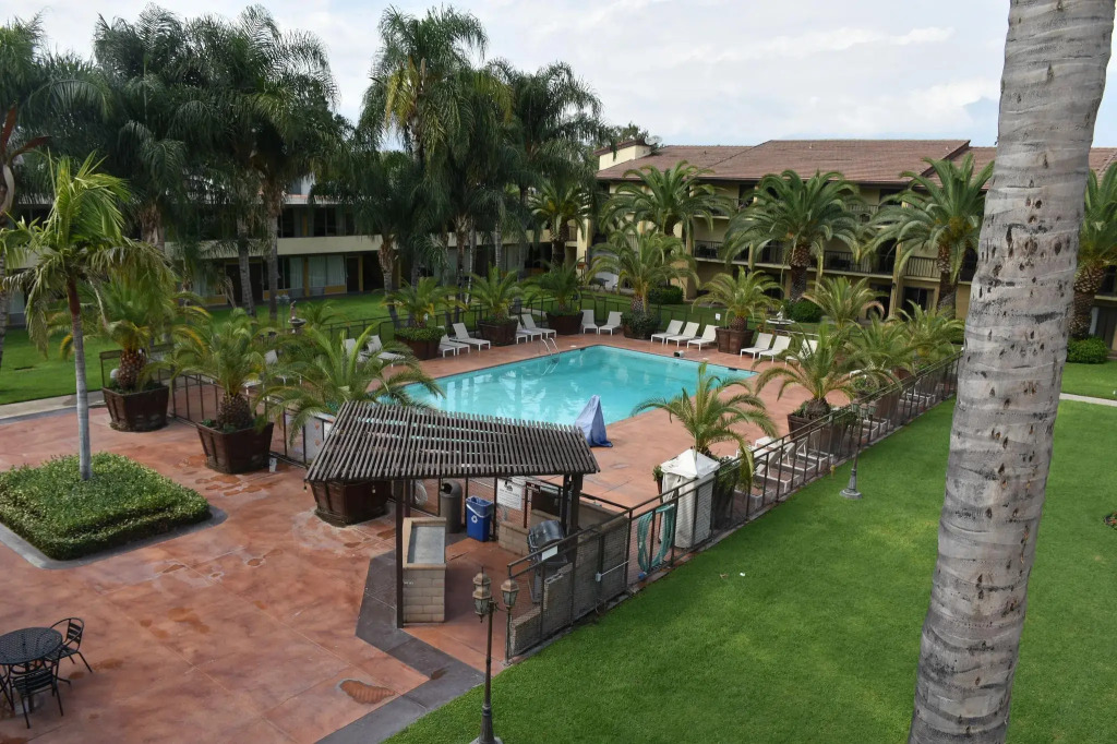 Ontario Airport Inn