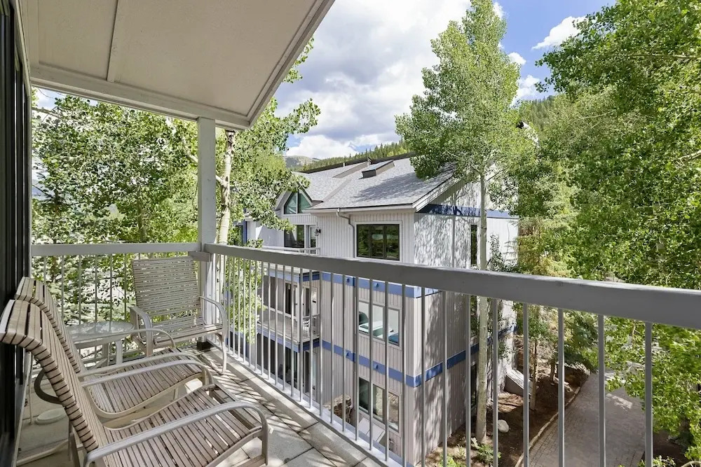 2708 Chateaux Dmont 3 Bedroom Condo