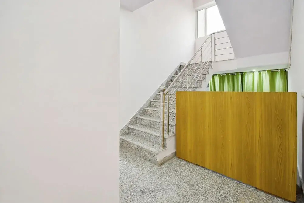 OYO Flagship 80569 Hotel Rishabh Inn