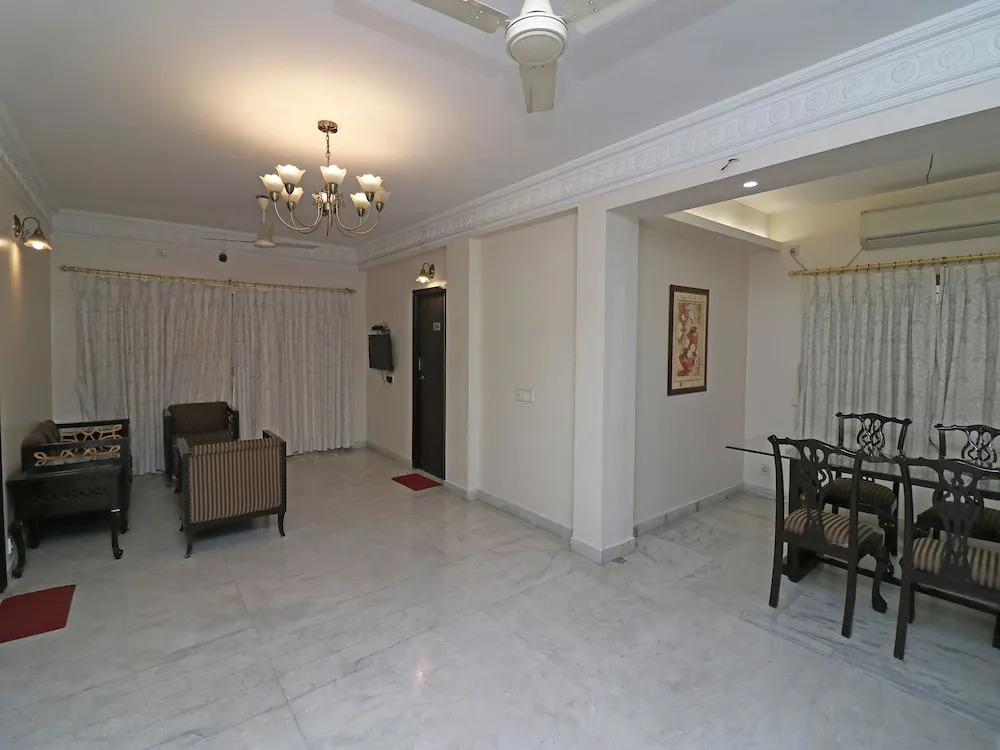 Oyo 36083 The Guest House