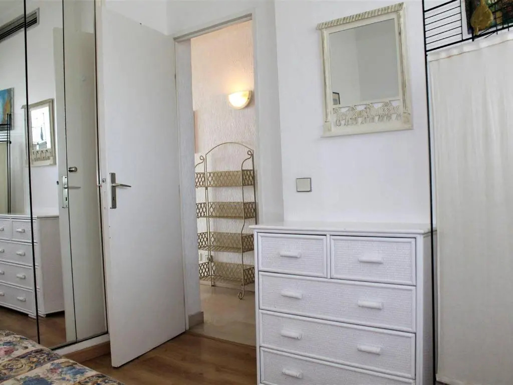Appartement Villeneuve-Loubet, 2 pièces, 4 personnes - FR-1-252A-80