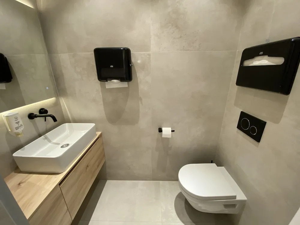 Зал сна и отдыха Sleep Lounge, Терминал D — хостел