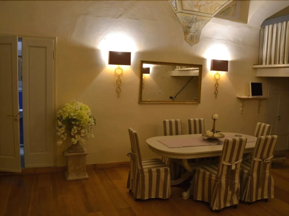 Mozza Suite 2