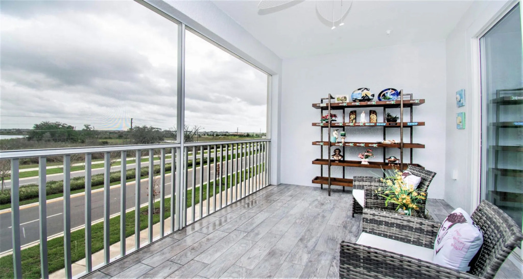 Bright 2BR Home in Championsgate Resort Near Disney