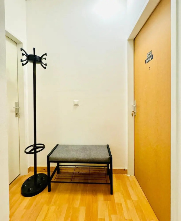 Cozy 2BR Apt Sleeps 6 Direct City Access