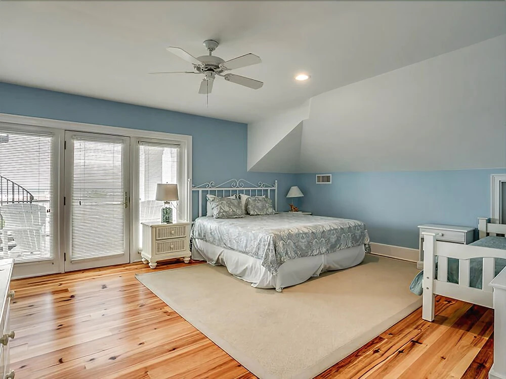 112 Tolater 8 Br Home by RedAwning