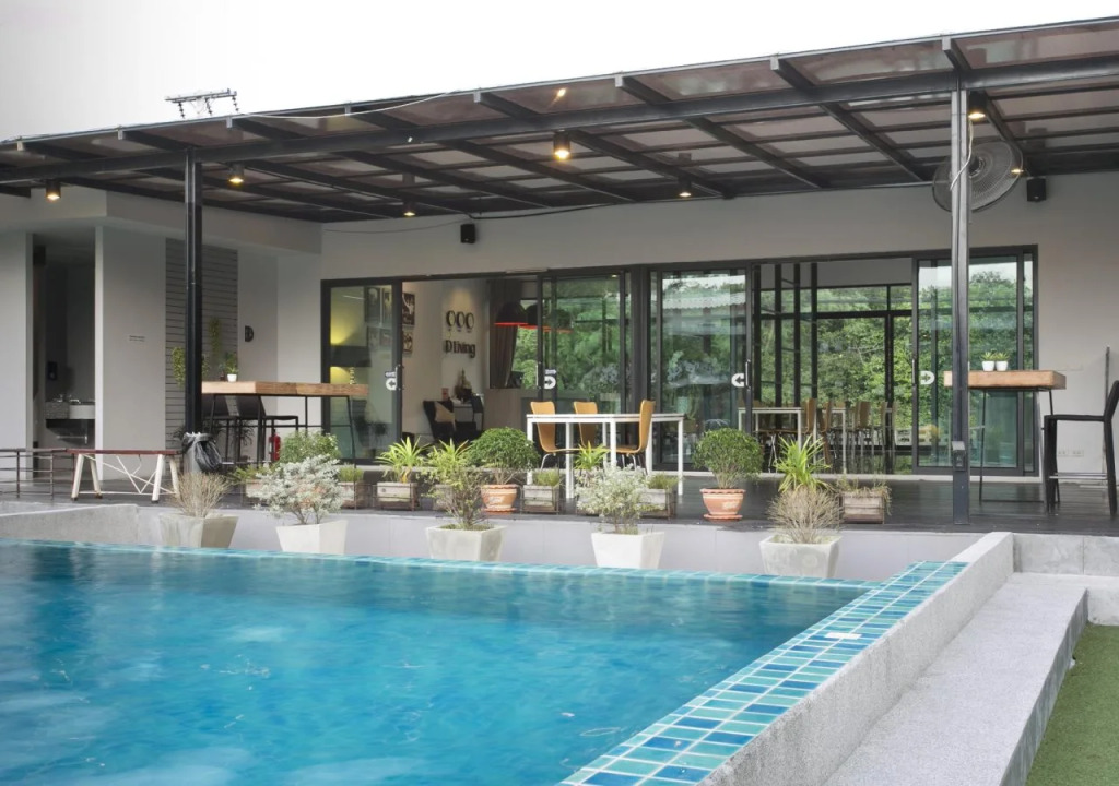 D Living Hotel