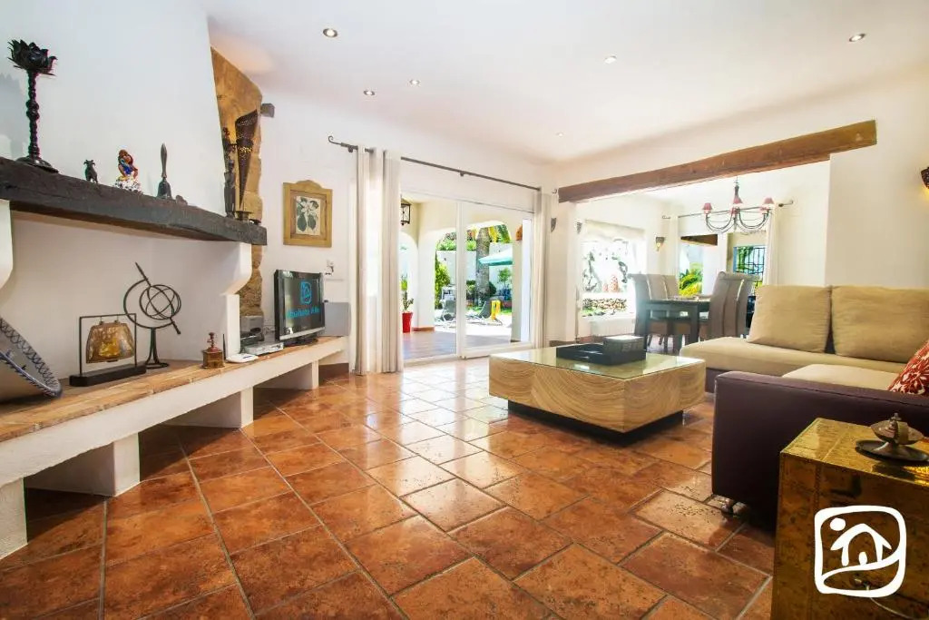 Villa Tuvalu by Abahana Villas