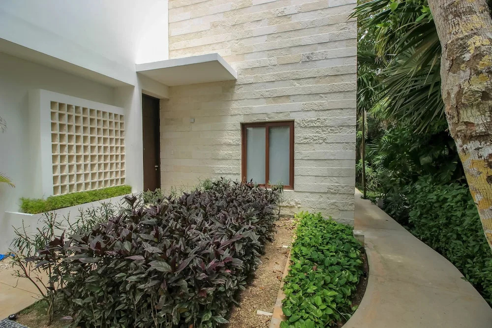 Family Home with Ocean View by Olahola