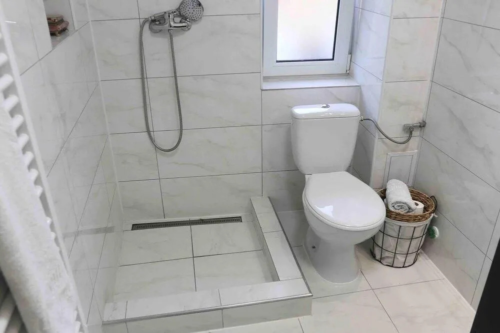Impeccable 2-bed House in Albești