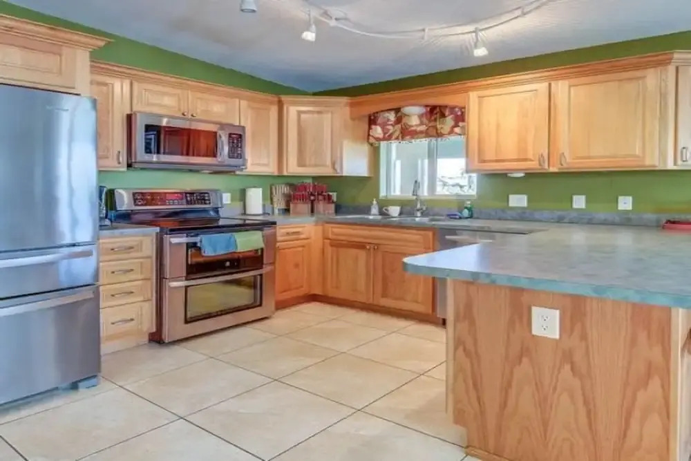 Exceptional Venetian Shores Home With Pool, Dock And Boat Lift. 4 Bedroom Home
