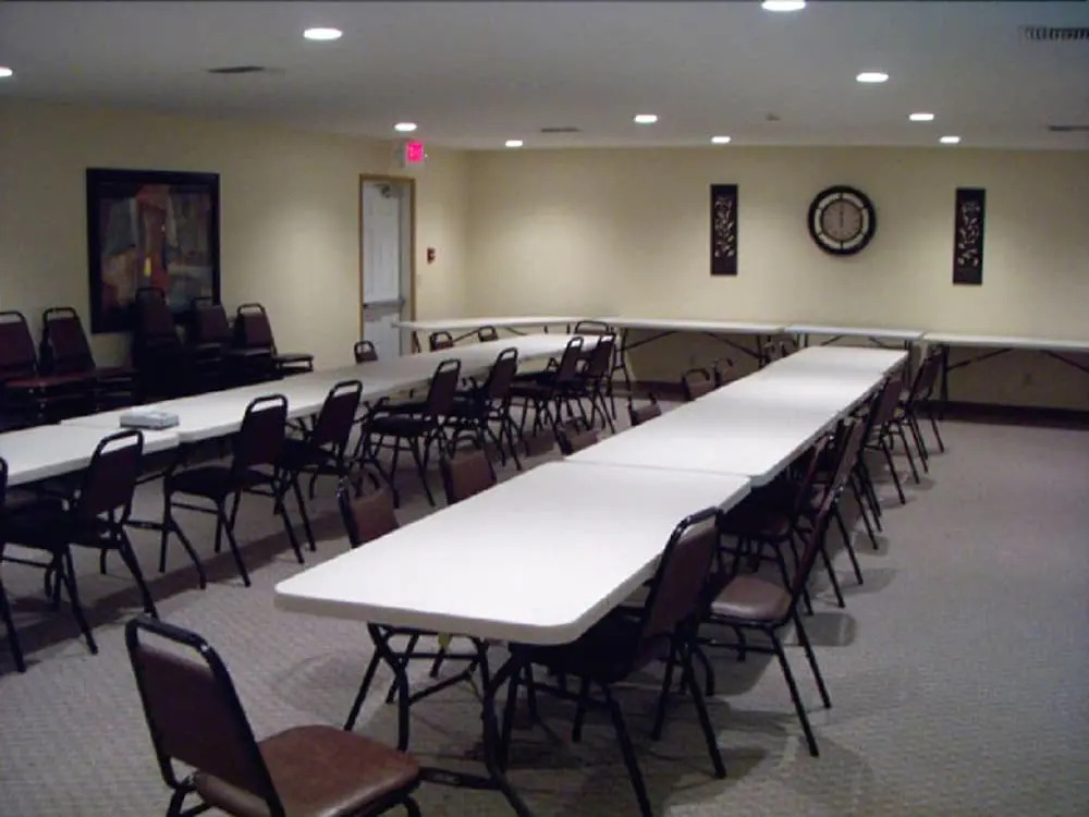 North Shore Inn & Suites
