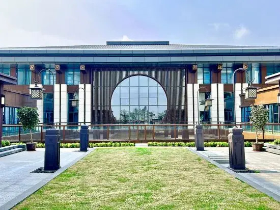Yishui Grand Hotel