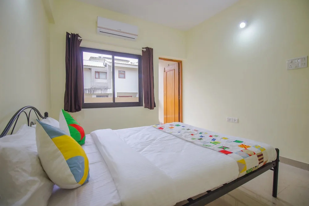 OYO 18720 Home Alluring 3BHK Dona Paula