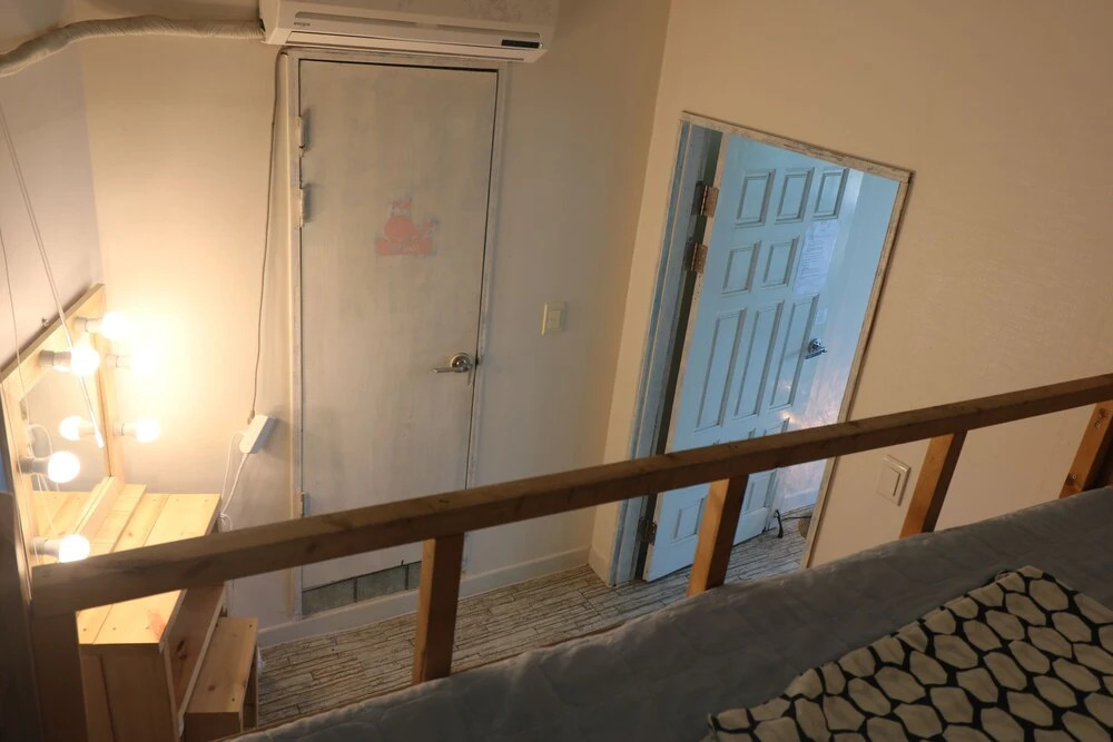 White Whale Guesthouse - Hostel