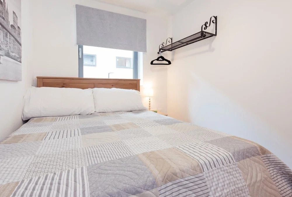 Bright, Roomy 2BR Flat for 6 Near Central Bristol