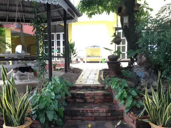 Yellow house(Furtune Inn)