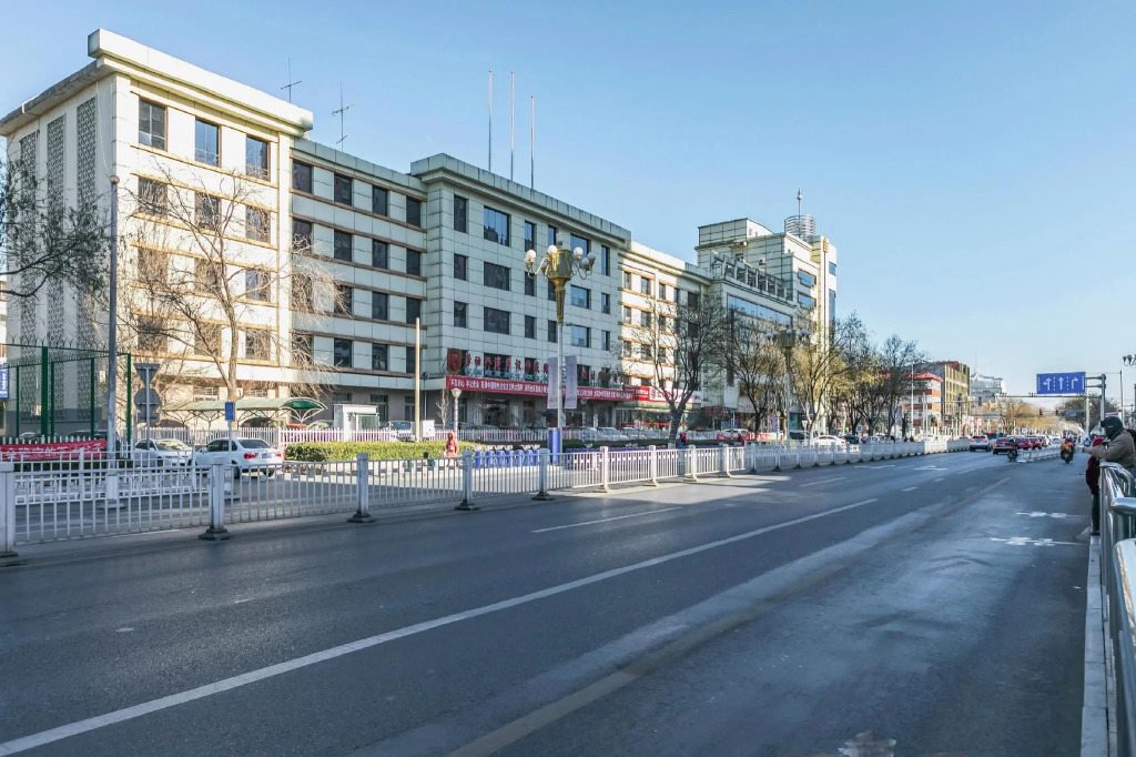 Home Inn Plus (Beijing Changping Government Street Metro Station)