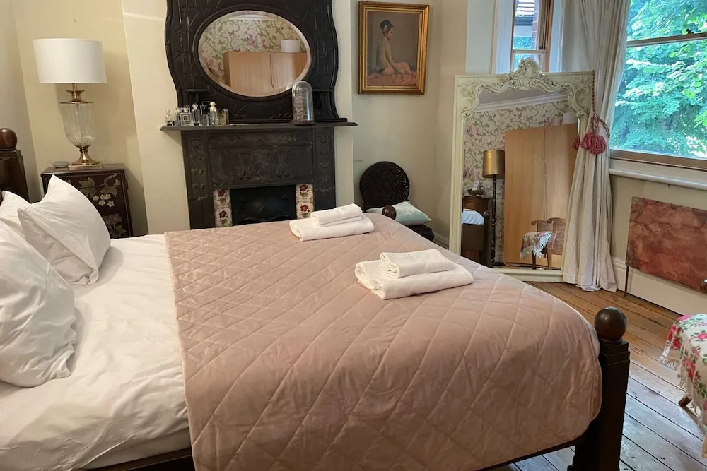 4 Bedroom House Near Seven Dials
